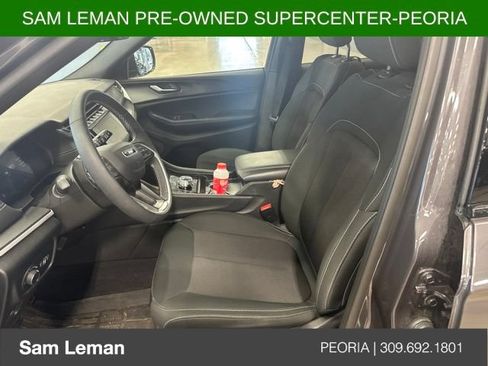 Used 2025 Jeep Grand Cherokee L Laredo w/ Luxury Tech Group I AWD/4WD image 5
