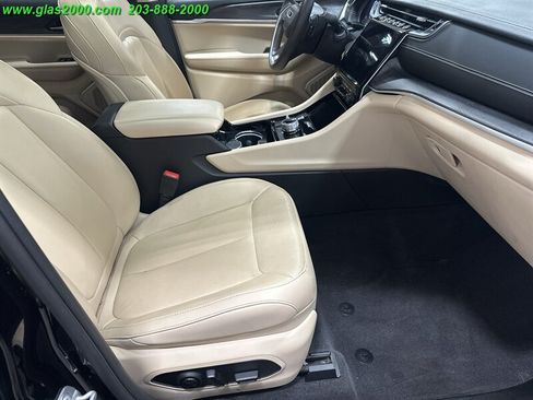 Used 2022 Jeep Grand Cherokee L Limited AWD/4WD image 21