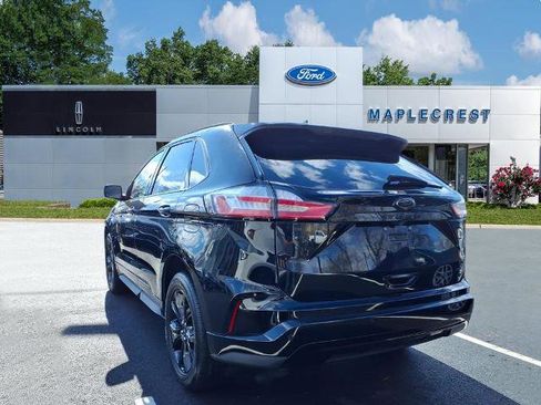 Certified 2022 Ford Edge SE w/ Black Appearance Package image 3