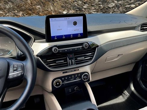 Used 2020 Ford Escape SE image 6