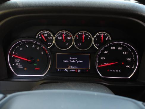Used 2020 Chevrolet Silverado 1500 RST AWD/4WD image 10