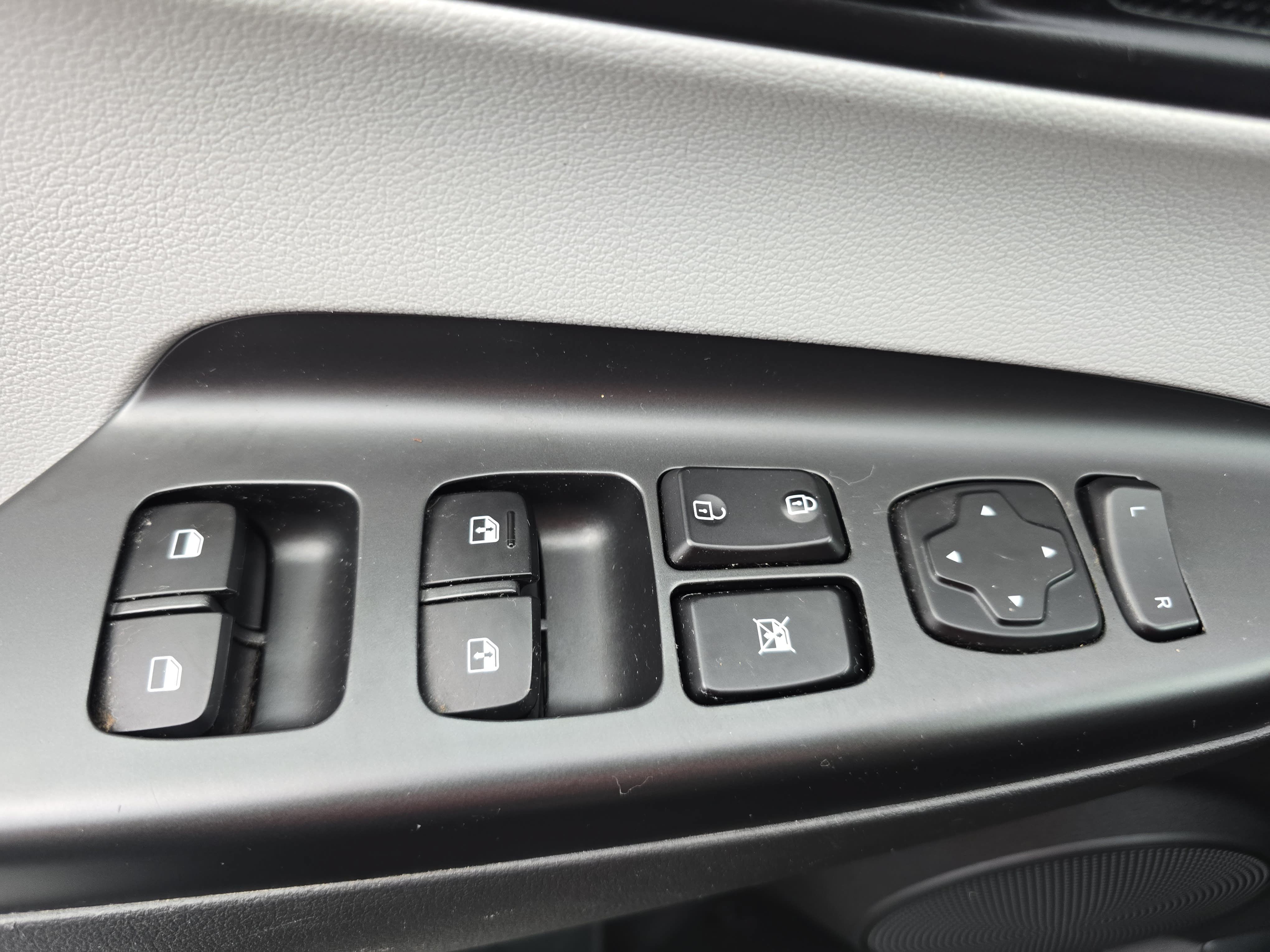 Used 2023 Hyundai Kona SEL FWD image 26