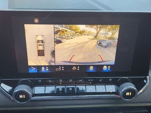 Used 2024 Chevrolet Colorado ZR2 w/ ZR2 Convenience Package III image 6