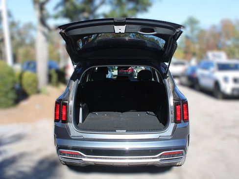 Certified 2023 Kia Sorento S image 9