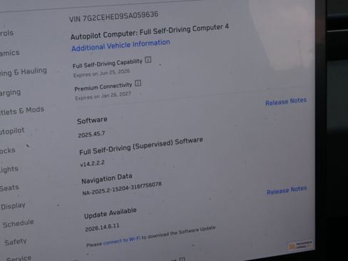Used 2025 Tesla Cybertruck AWD Crew Cab image 27