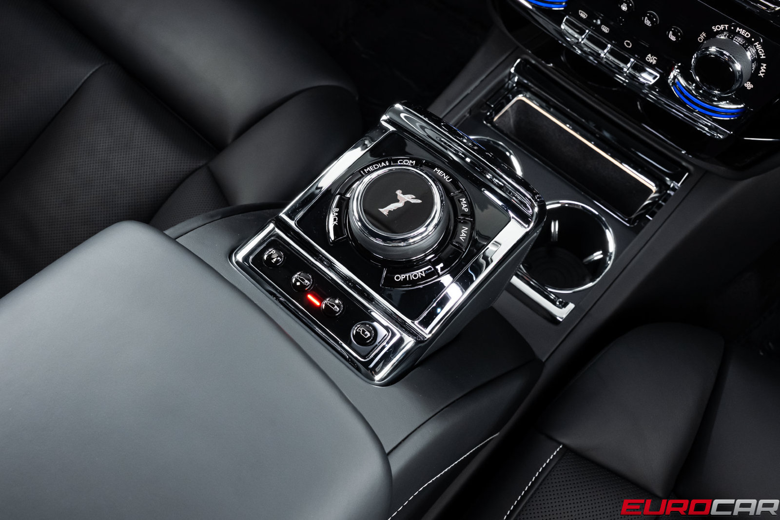 Used 2022 Rolls-Royce Phantom Sedan RWD image 34