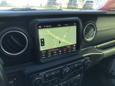 Used 2021 Jeep Wrangler Unlimited Sahara image 21