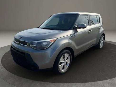 Used 2016 Kia Soul FWD image 2