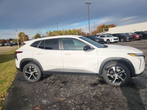 New 2026 Chevrolet Trax RS FWD image 13