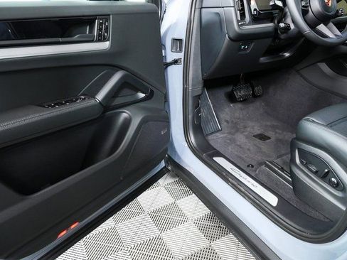 New 2026 Porsche Cayenne Coupe image 8