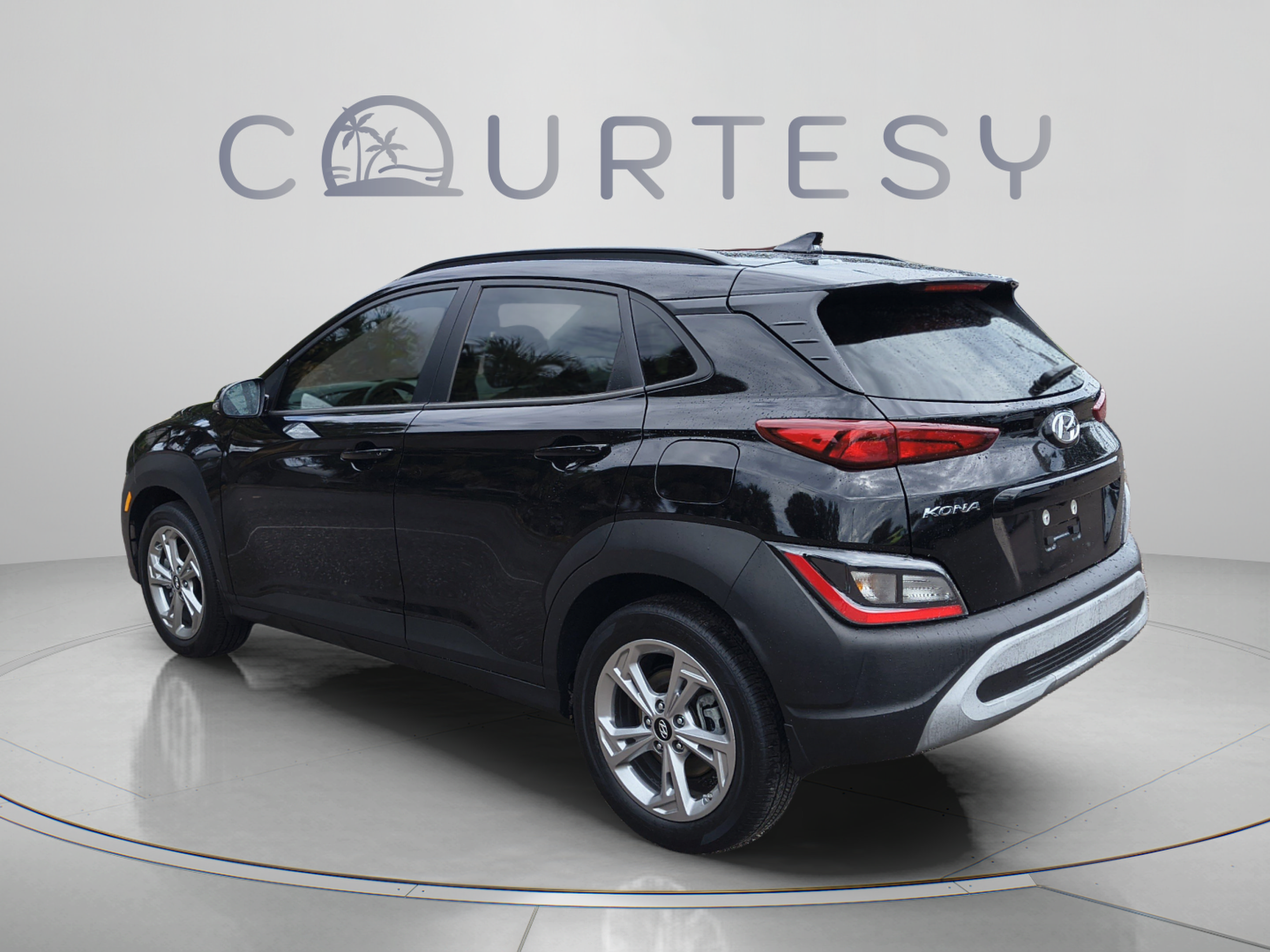 Certified 2023 Hyundai Kona SEL AWD/4WD image 3
