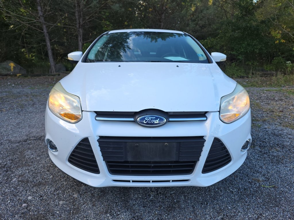 Used 2014 Ford Focus SE w/ Equipment Group 201A FWD image 2