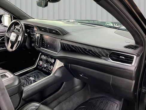 Used 2023 GMC Yukon XL Denali w/ Denali Reserve Package AWD/4WD image 28