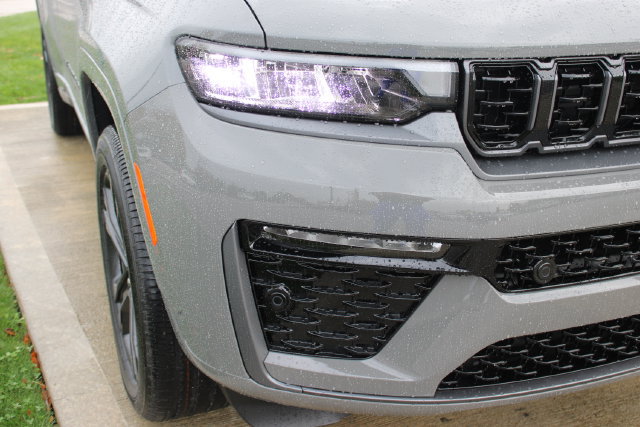 New 2027 Jeep Grand Cherokee Limited AWD/4WD image 4