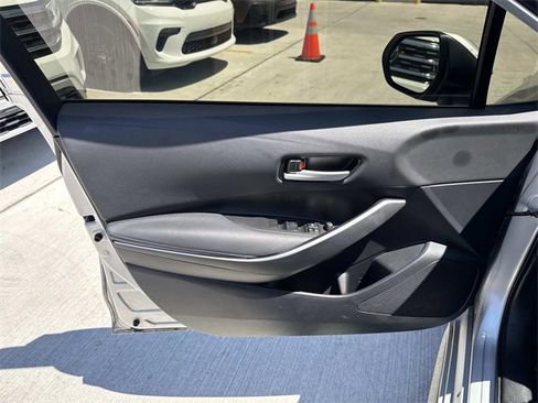Used 2022 Toyota Corolla SE image 19