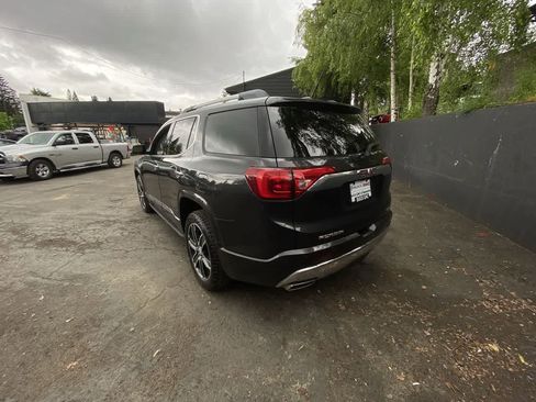 Used 2018 GMC Acadia Denali w/ Technology Package AWD/4WD image 4