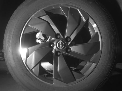 Used 2025 Nissan Rogue SV FWD image 15