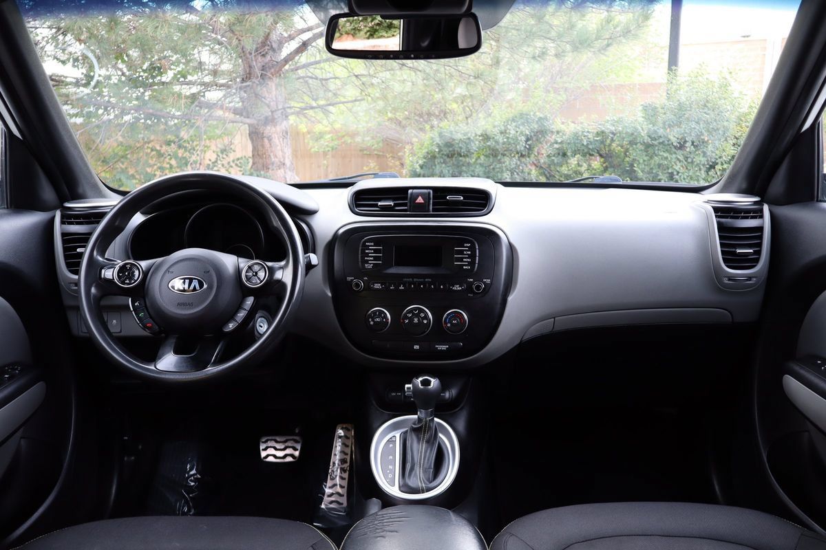Used 2015 Kia Soul + FWD image 16