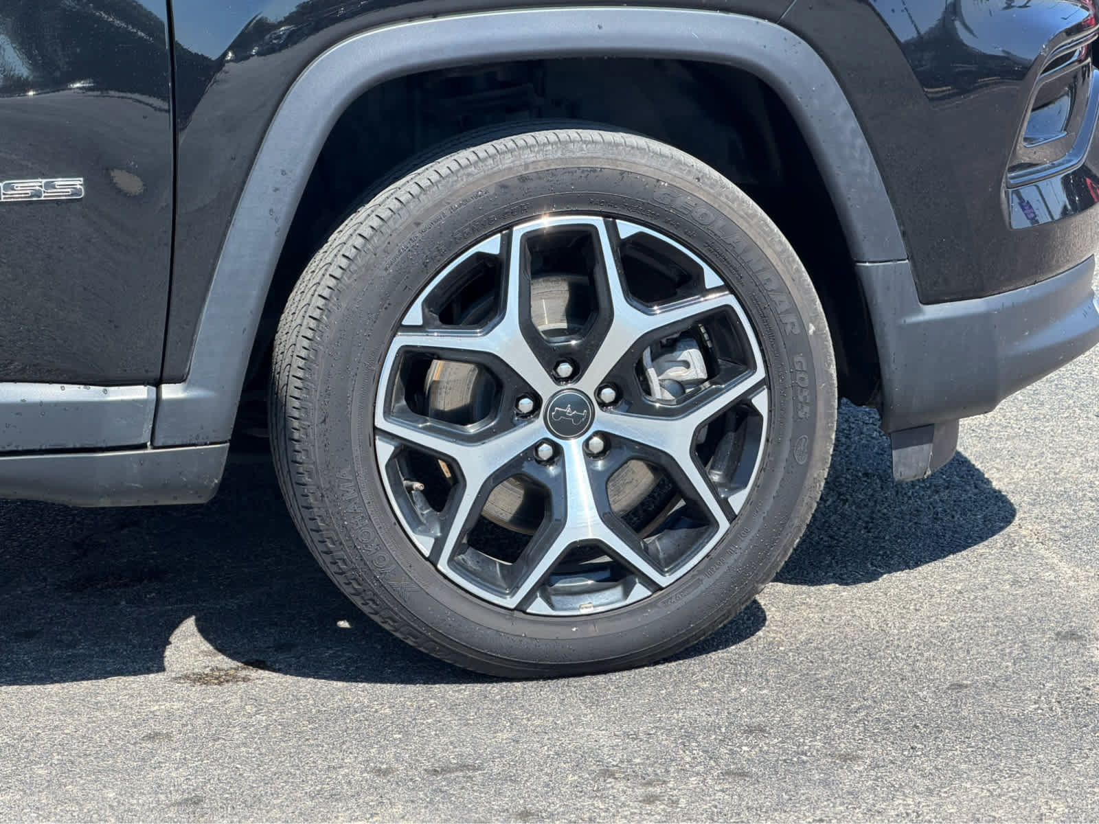 Used 2025 Jeep Compass Limited AWD/4WD image 4