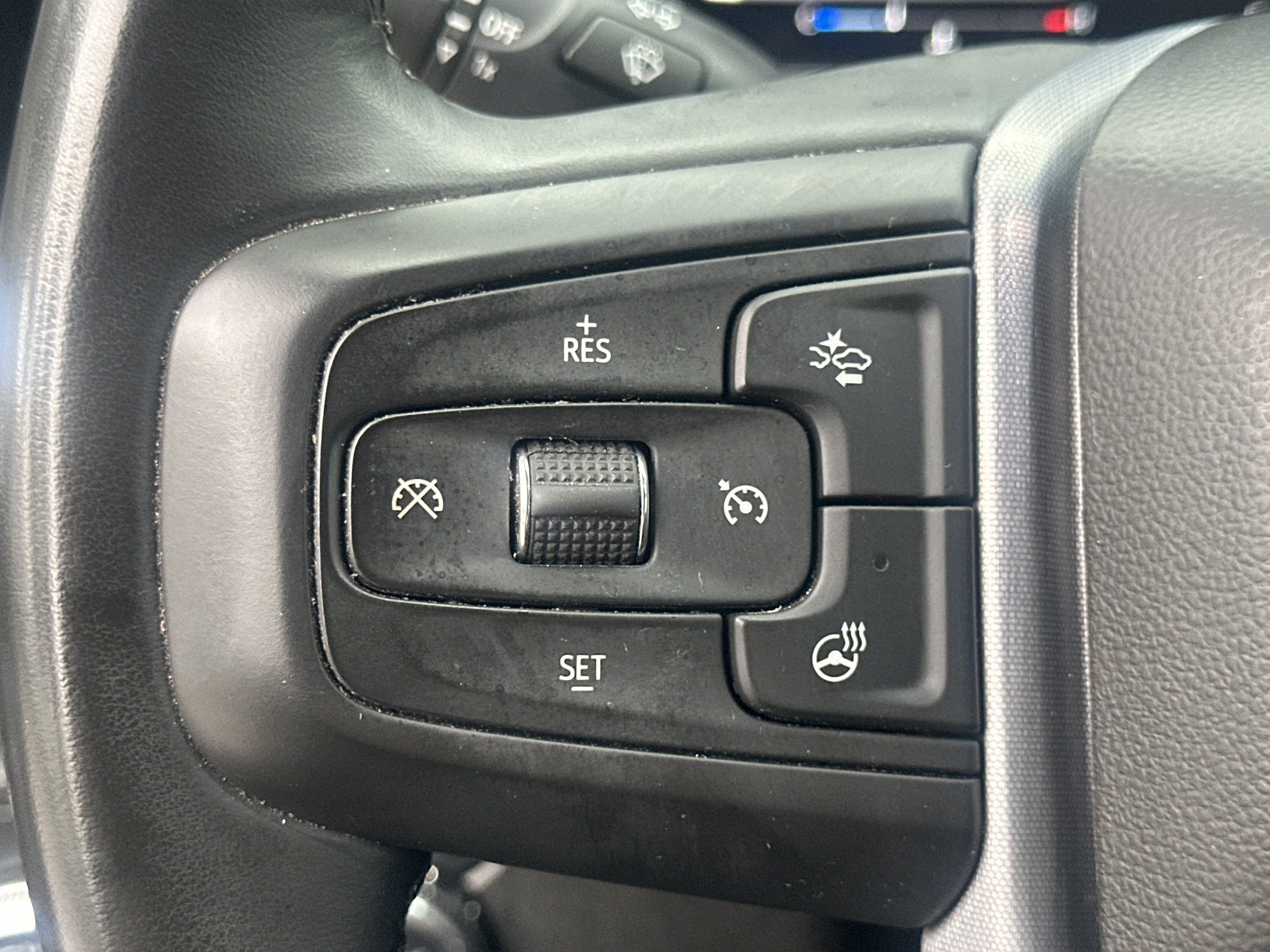 Used 2025 GMC Sierra 1500 SLT AWD/4WD image 24