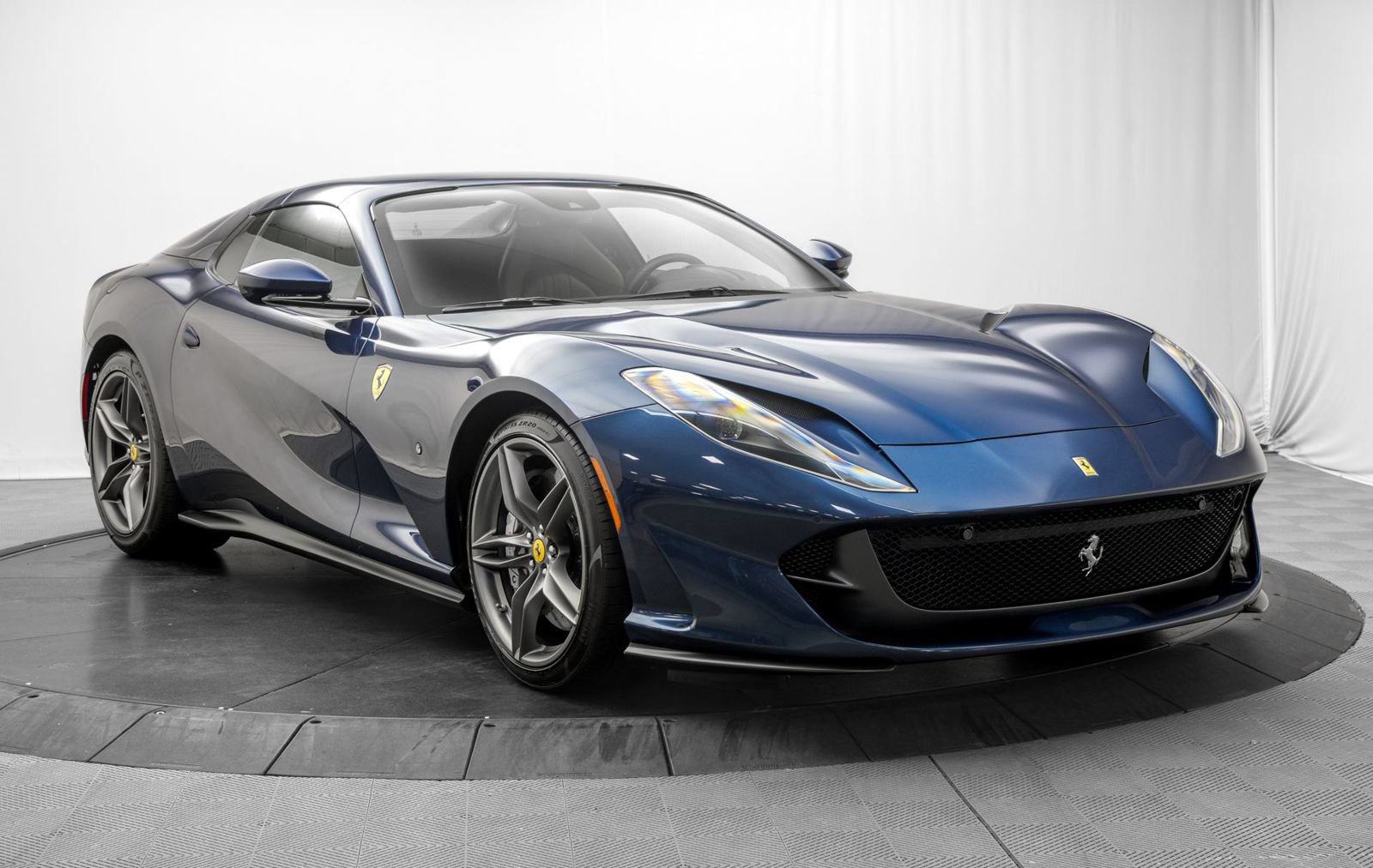 Used 2021 Ferrari 812 GTS RWD image 9
