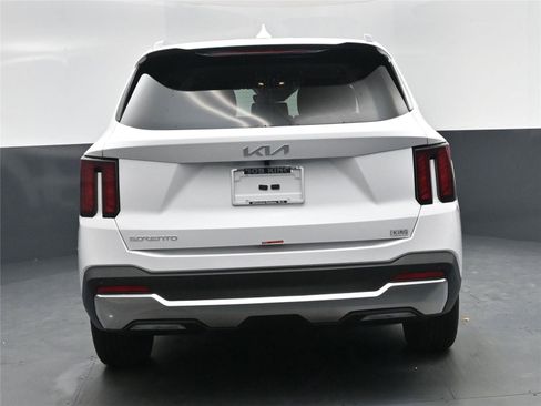 New 2026 Kia Sorento S image 13