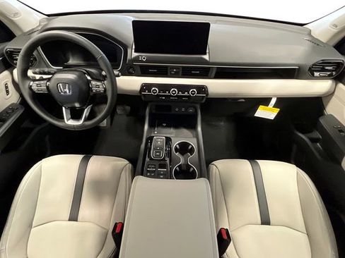 New 2026 Honda Pilot Touring image 23