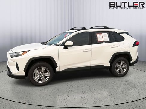 Certified 2025 Toyota RAV4 XLE w/ Convenience Package FWD image 3
