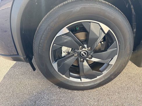 New 2026 Nissan Rogue SV AWD/4WD image 9