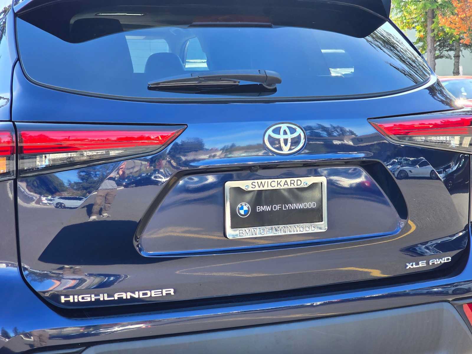 Used 2023 Toyota Highlander XLE AWD/4WD image 13