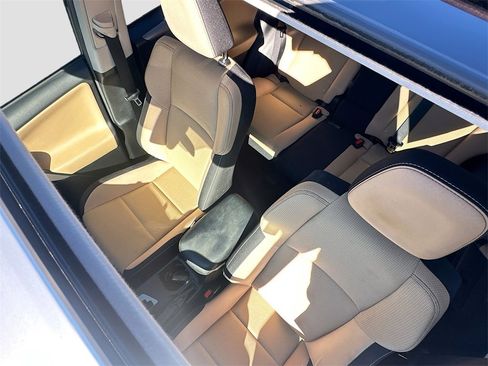 Used 2018 Toyota RAV4 XLE image 21