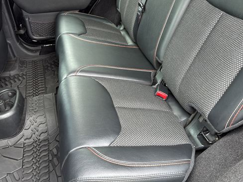 Used 2016 Jeep Wrangler Unlimited Sahara AWD/4WD image 30