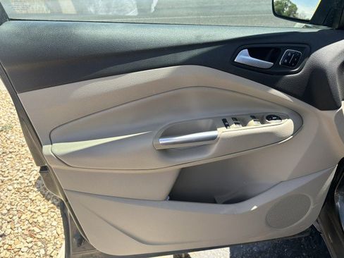 Used 2016 Ford Escape Titanium FWD image 10