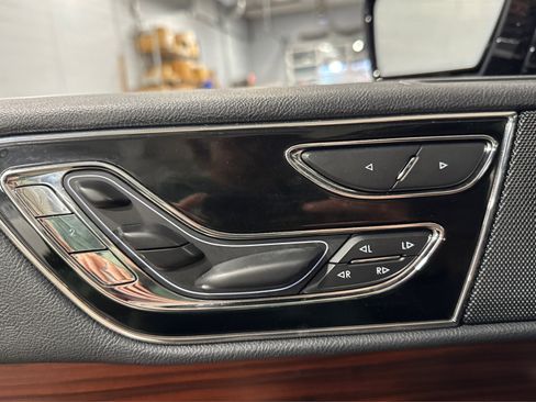 Used 2022 Lincoln Navigator Reserve image 17
