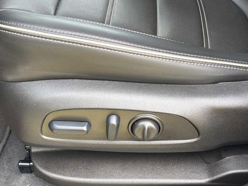 Used 2023 GMC Acadia Denali w/ Black Diamond Edition image 23