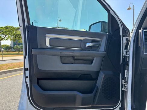 Used 2019 RAM 1500 Classic SLT RWD image 14