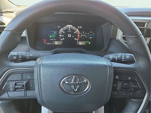 Used 2025 Toyota Sequoia SR5 AWD/4WD image 24