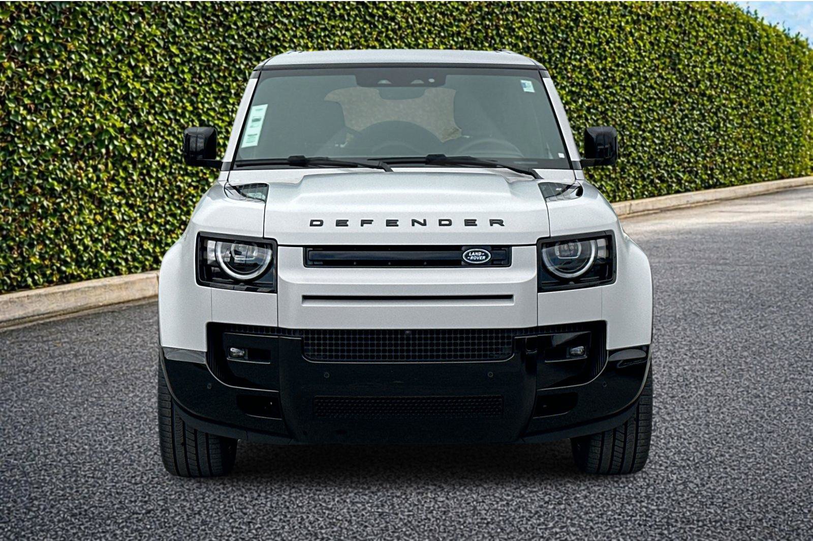 New 2026 Land Rover Defender 110 X-Dynamic SE AWD/4WD image 9