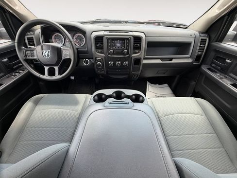 Used 2018 RAM 1500 Express w/ Express Value Package AWD/4WD image 12