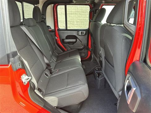 Used 2021 Jeep Gladiator Sport image 25