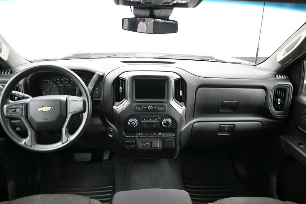 Used 2024 Chevrolet Silverado 2500 Custom AWD/4WD image 25