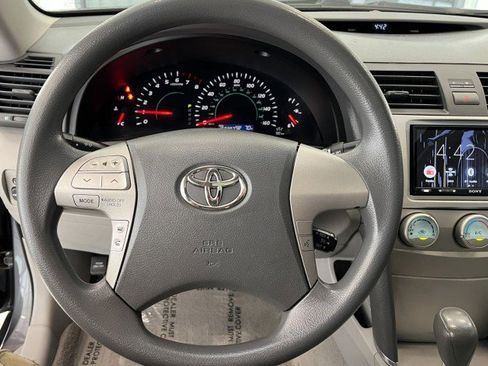 Used 2009 Toyota Camry LE image 25