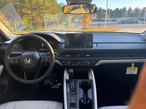 New 2025 Honda Accord SE image 27