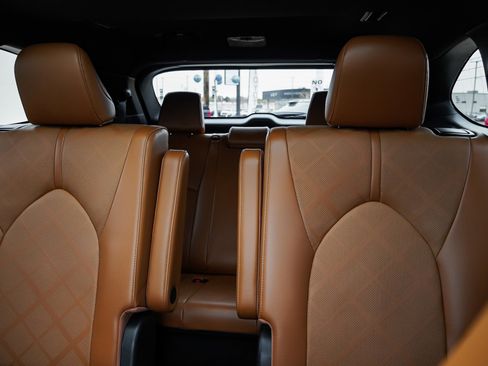 Used 2023 Toyota Highlander Platinum image 23