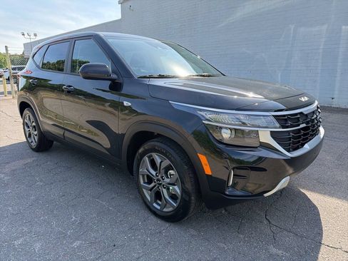 Used 2026 Kia Seltos LX FWD image 8