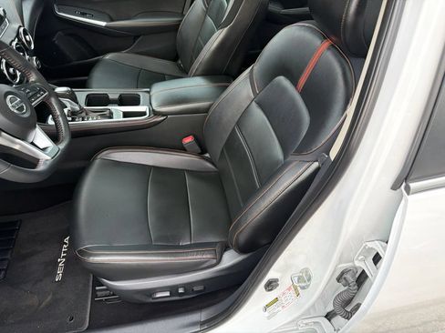 Used 2023 Nissan Sentra SR w/ SR Premium Package FWD image 7