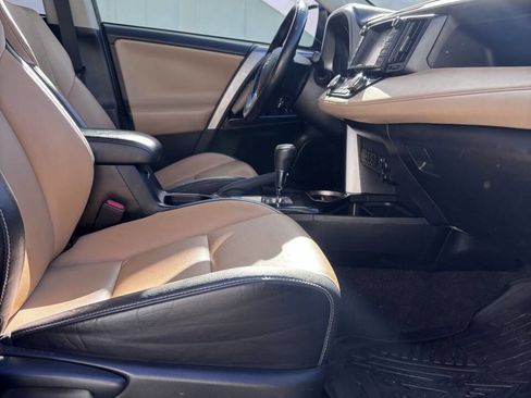 Used 2018 Toyota RAV4 Limited image 24