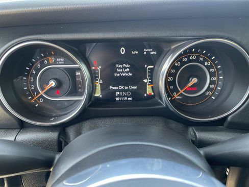 Used 2021 Jeep Gladiator Overland AWD/4WD image 20