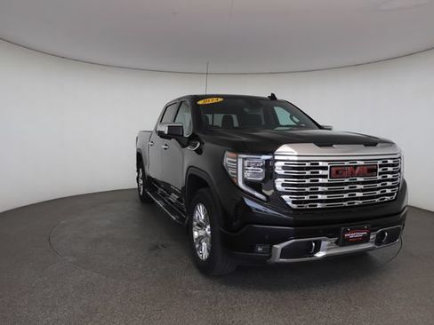 Used 2024 GMC Sierra 1500 Denali w/ Technology Package AWD/4WD image 29