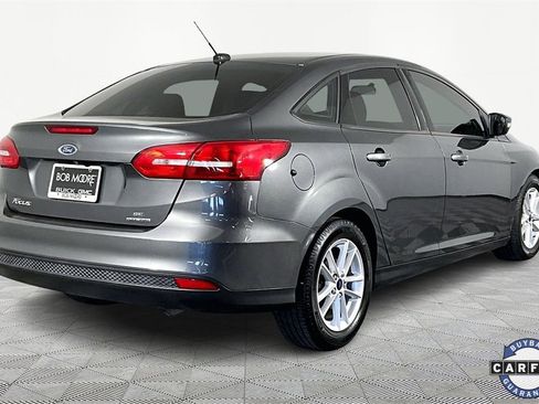 Used 2016 Ford Focus SE w/ SE Power Seat Package image 6